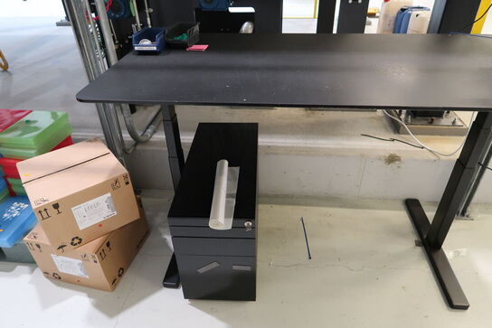 El. hæve/sænke skrivebord med skuffemodul