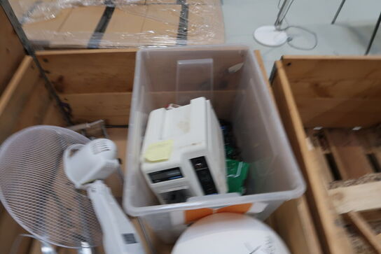 2 stk. paller med palle med indhold