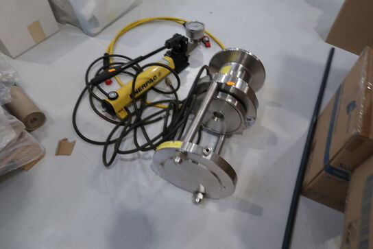 Hydraulisk håndpumpe ENERPAC P392, samt testunit ALFA LAVAL LAbStak M20-0.72