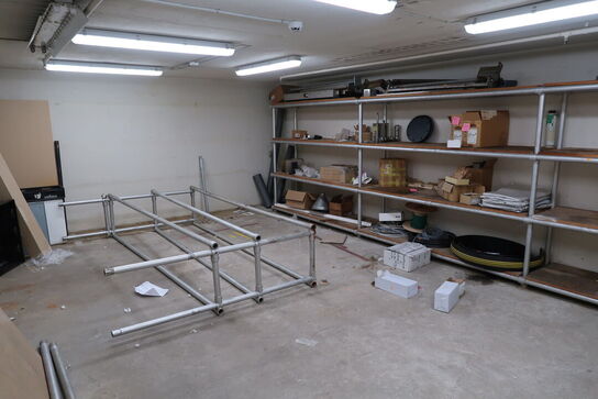 Div. lagerreoler med indhold