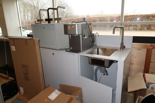 Udstillingskøkken med div. Armaturer m.m.