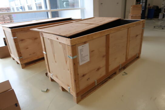 Transportkasse med indhold