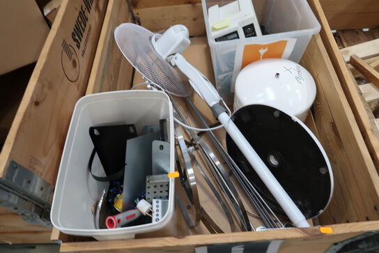 2 stk. paller med palle med indhold