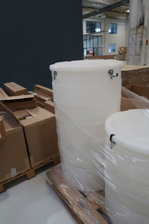 Palle med 2 stk. beholdere