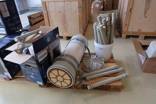 2 stk. paller med indhold