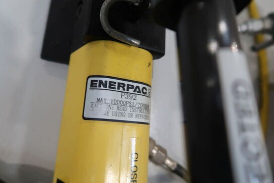 Hydraulisk håndpumpe ENERPAC P392, samt testunit ALFA LAVAL LAbStak M20-0.72