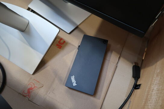 2 stk. computerskærme DELL P2422H med dockingstation