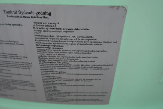 15000L tank til flydende gødning DANSK ROTATIONS PLAST med trykføler VEGABAR 14