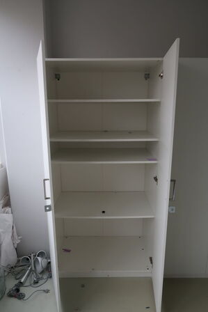 4 stk. dobbeltskabe uden indhold