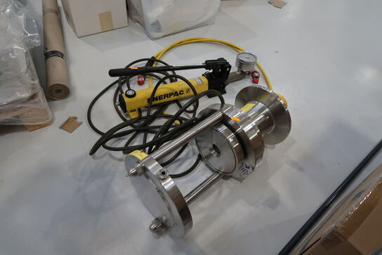 Hydraulisk håndpumpe ENERPAC P392, samt testunit ALFA LAVAL LAbStak M20-0.72
