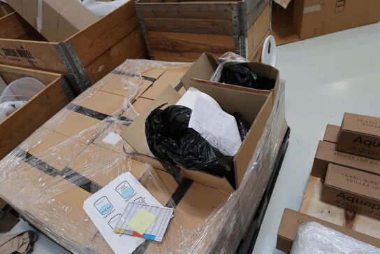 2 stk. paller med varelager AQUAPORIN