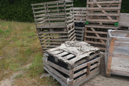 Diverse stativer / potter