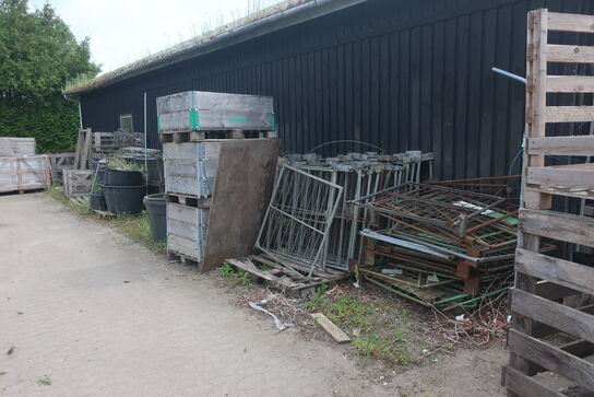 Diverse stativer / potter