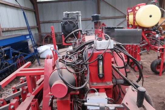 Bedrenser EGEDAL 21043 inkl. hydraulisk redskabsramme (Se vedhæftede faktura)