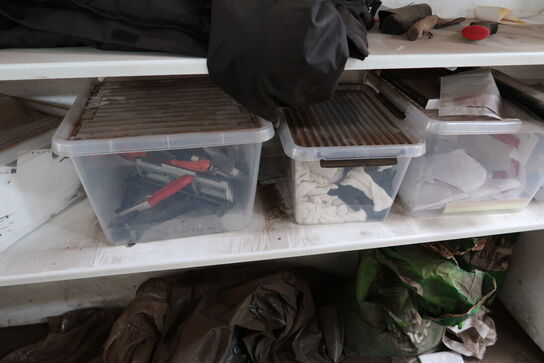 Div. Indhold i reoler