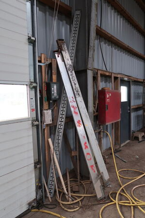 Hegn samt div. Forskallingsstøtter