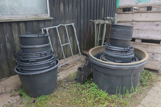 Diverse stativer / potter