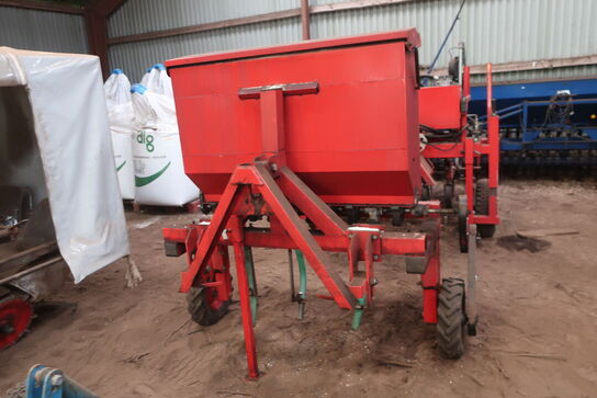 Rækkegødningsmaskine EGEDAL (Se vedhæftede faktura)