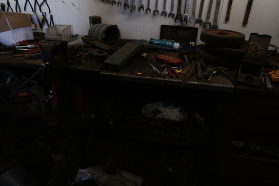 Arbejdsbord med div. Værktøj