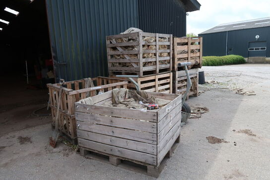 6 stk. paller med stofsække