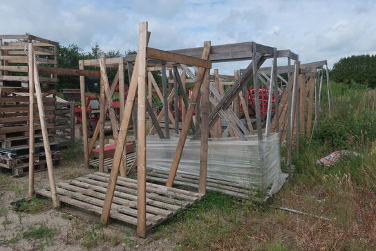 Diverse træstativer