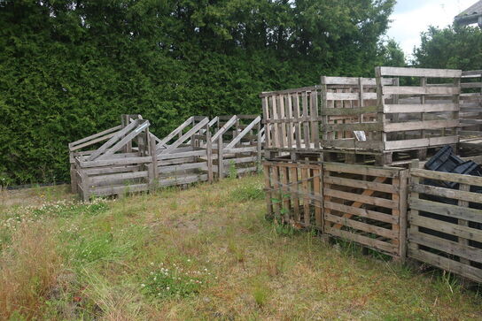 Diverse stativer / potter