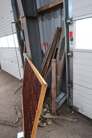 Hegn samt div. Forskallingsstøtter