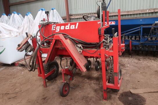 Bedrenser EGEDAL 21043 inkl. hydraulisk redskabsramme (Se vedhæftede faktura)