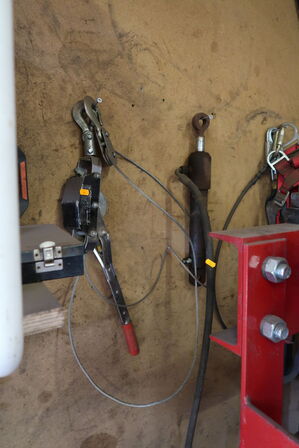 Liggebræt, faldsikringsudstyr m.m.