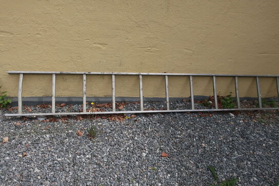 Diverse møbler / stige m.m.