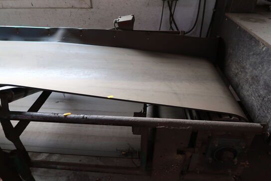 Transportbånd med div. Arbejdsborde