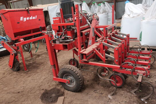 Bedrenser EGEDAL 21043 inkl. hydraulisk redskabsramme (Se vedhæftede faktura)