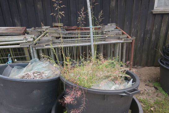 Diverse stativer / potter