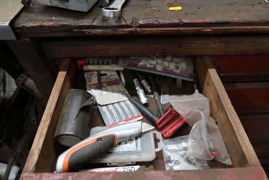 Arbejdsbord med div. Værktøj