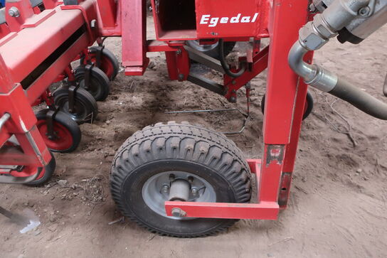 Bedrenser EGEDAL 21043 inkl. hydraulisk redskabsramme (Se vedhæftede faktura)