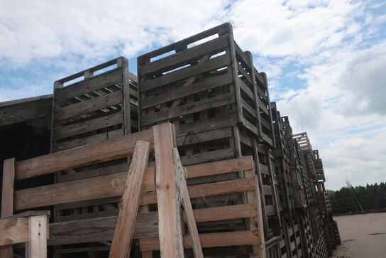 Diverse stativer i træ