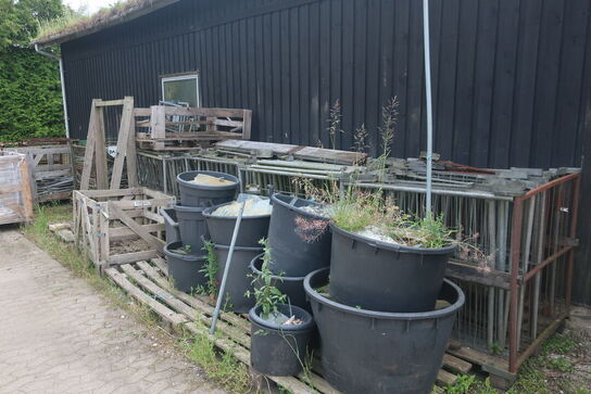 Diverse stativer / potter