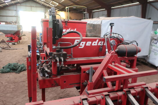 Bedrenser EGEDAL 21043 inkl. hydraulisk redskabsramme (Se vedhæftede faktura)