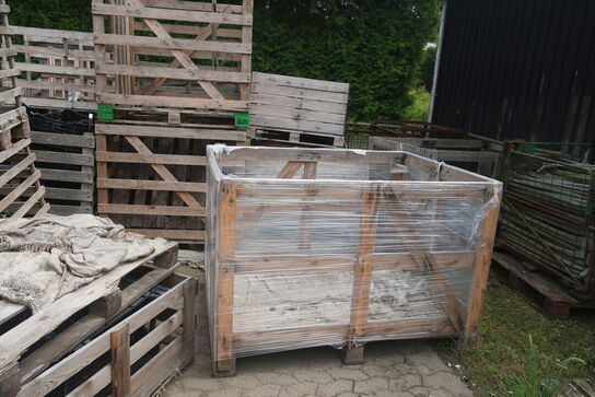 Diverse stativer / potter