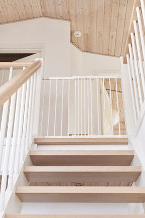 BabyDan/WishKids sikkerhedsgitter metal, 105,5 cm hvid