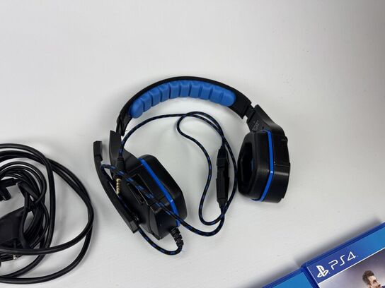 Playstation 4 - inkl. 2 joystick, 3 spil & høretelefoner MOMSFRI