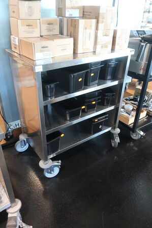 Reol på hjul uden indhold