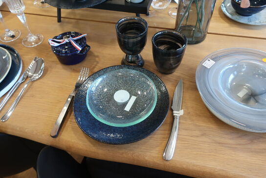 Service m.v. på spisebord