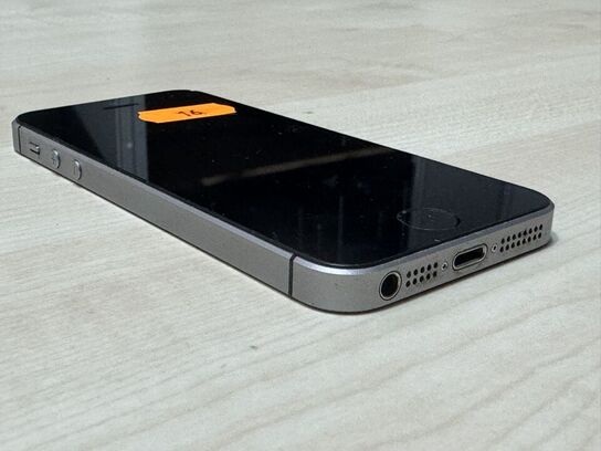 Iphone, APPLE SE 1. generation