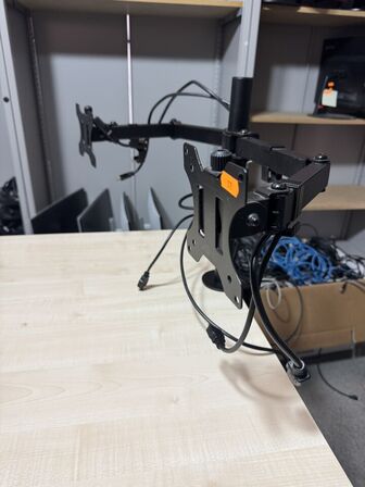 2 stk. Skærme, LENOVO Thinkvision S27e-20 inkl. Bordbeslag