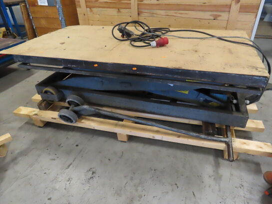 Hæve/sænkebord max 3000 kg. inkl. løftestang