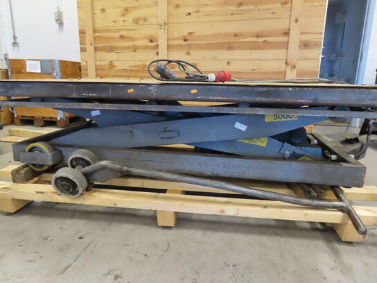 Hæve/sænkebord max 3000 kg. inkl. løftestang