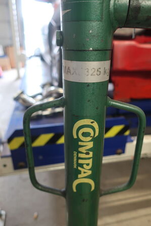Gearkasseløfter COMPAC 325 kg. 