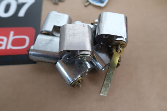 Diverse cylinder med nøgler MOMSFRI