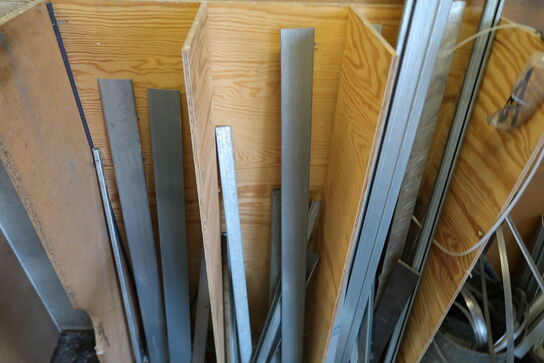 Diverse metal rester 